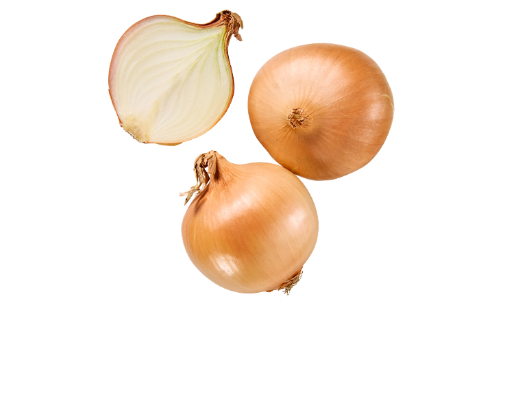 Divi veseli un viens pārgriezts sīpols uz melna fona.