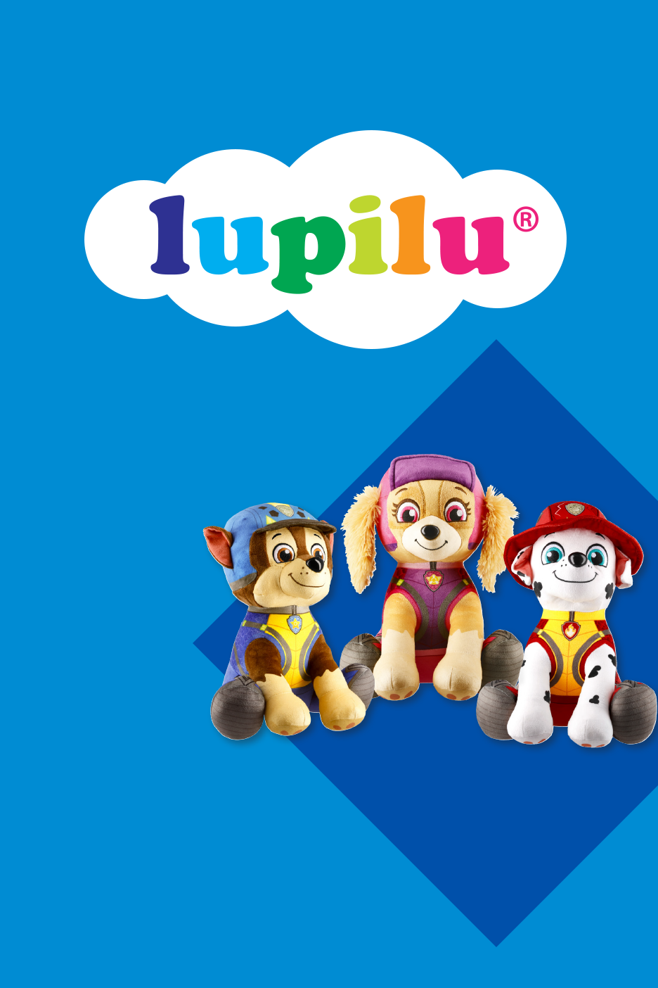 Trīs plīša suņu rotaļlietas ar krāsainu mākoņa logotipu.