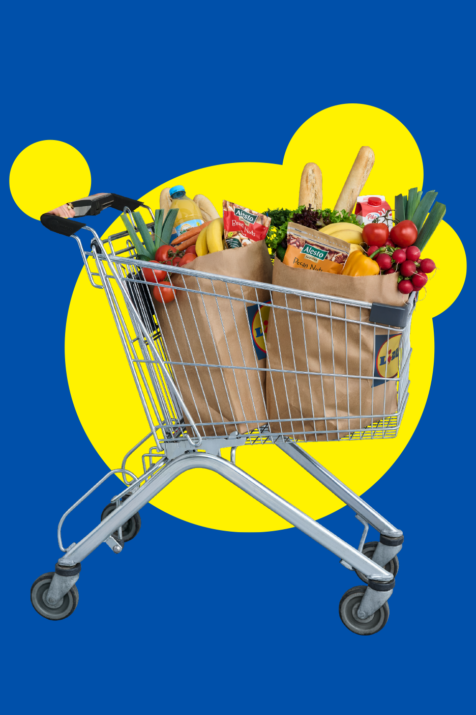 Pārtikas preču ratiņi ar pārtikas precēm, tostarp dārzeņiem, augļiem, maizi un sulu, uz zili dzeltena fona.