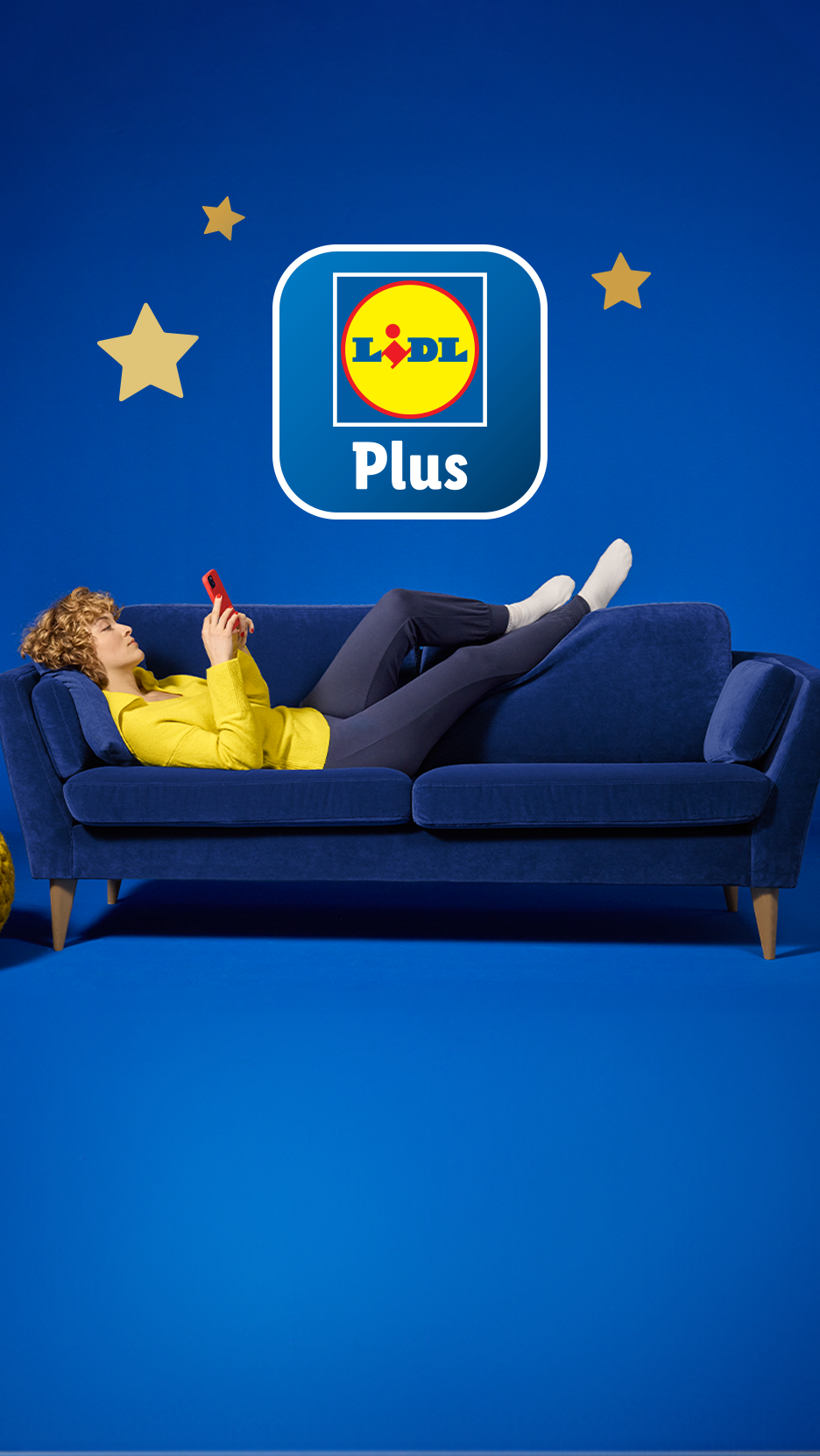 Логотип Lidl Plus на синем фоне с золотыми звездами.