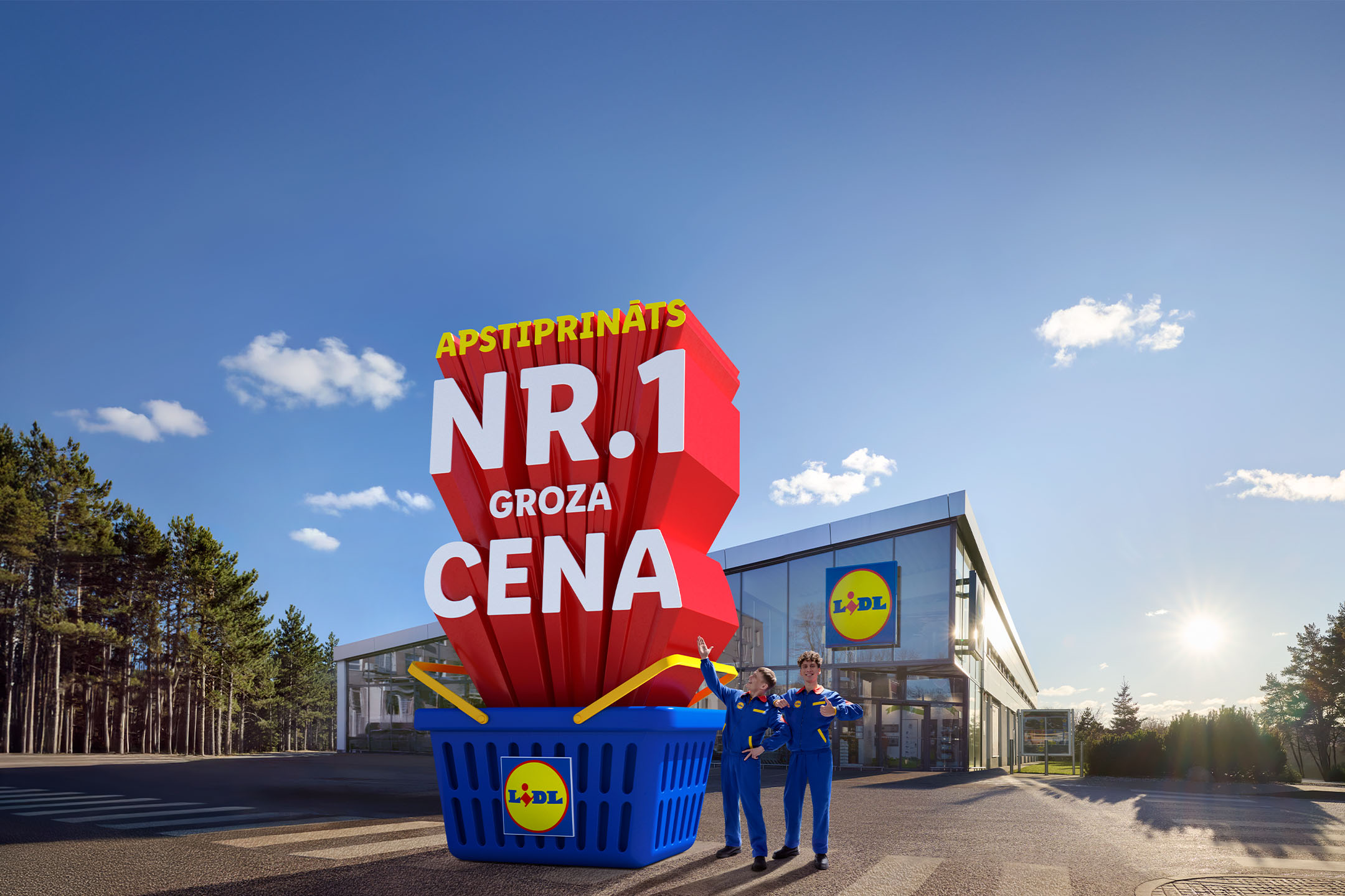 Milzīgs Lidl iepirkumu grozs ar uzrakstu 'Nr.1 Cena' un darbiniekiem pie veikala