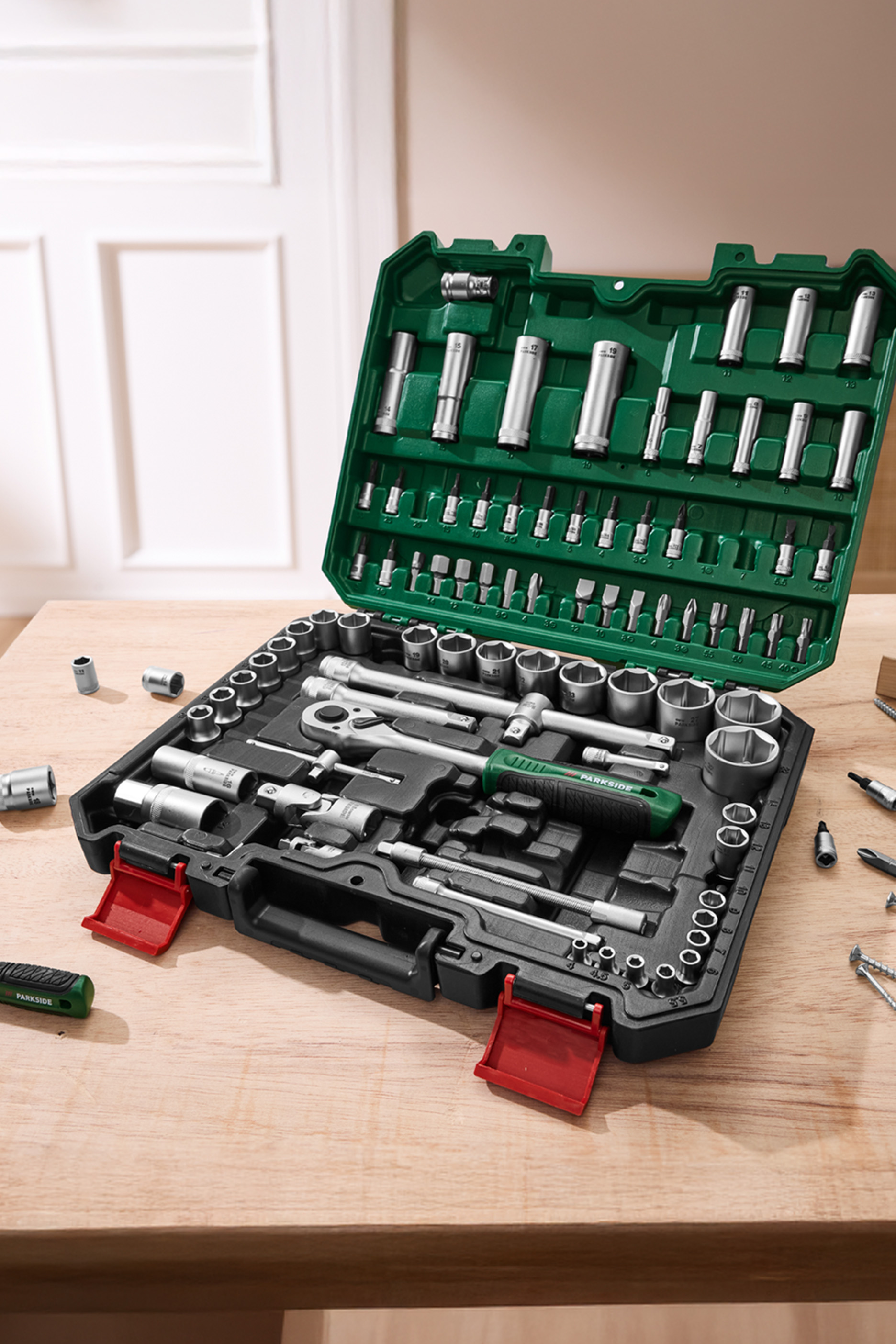 PARKSIDE instrumentu komplekts ar uzgriežņu atslēgām, uzgaļiem un sprūdatslēgu