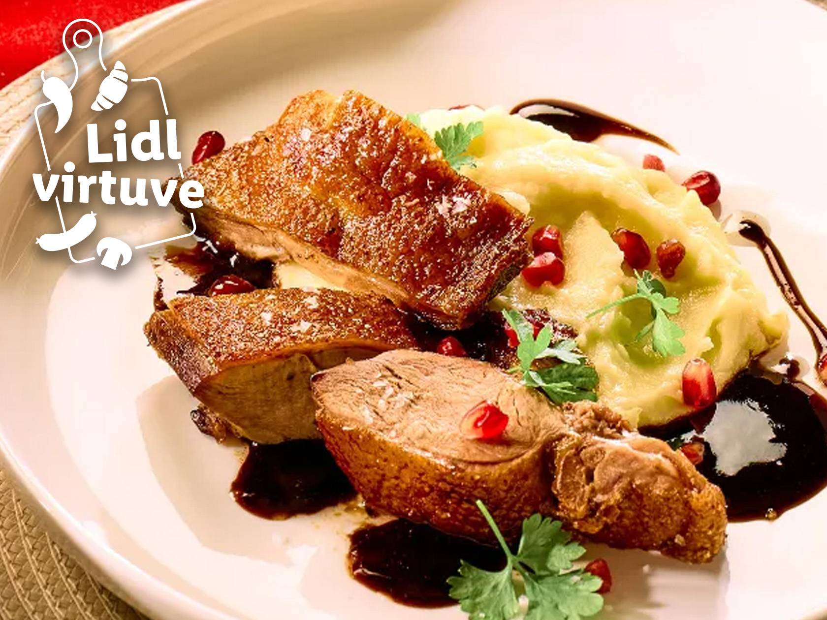 Lidl virtuve: pīles krūtiņa ar biezeni, granātābolu un mērci.