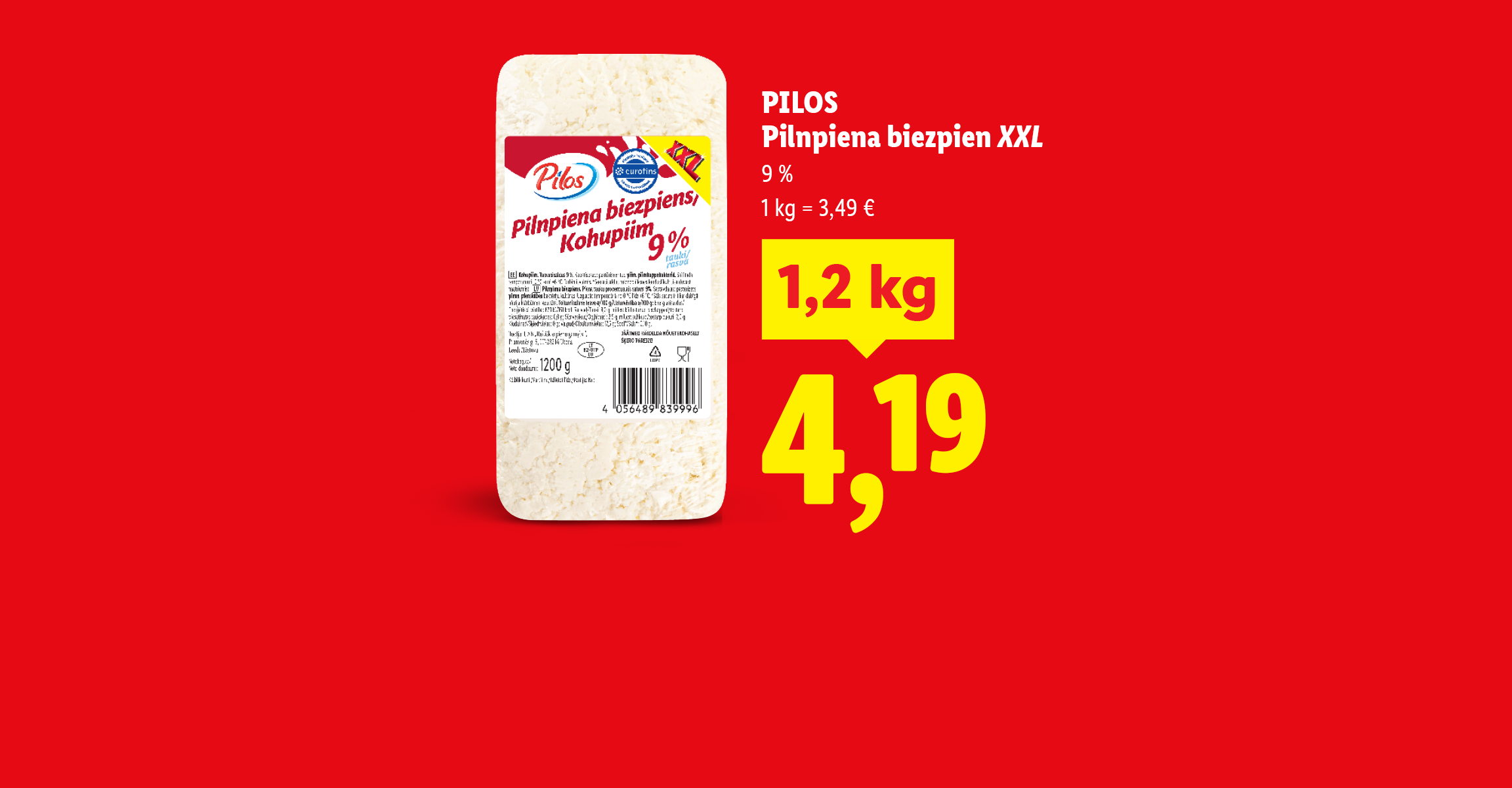 Tualetes papīrs un biezpiens ar atlaidēm uz spilgti sarkana fona.